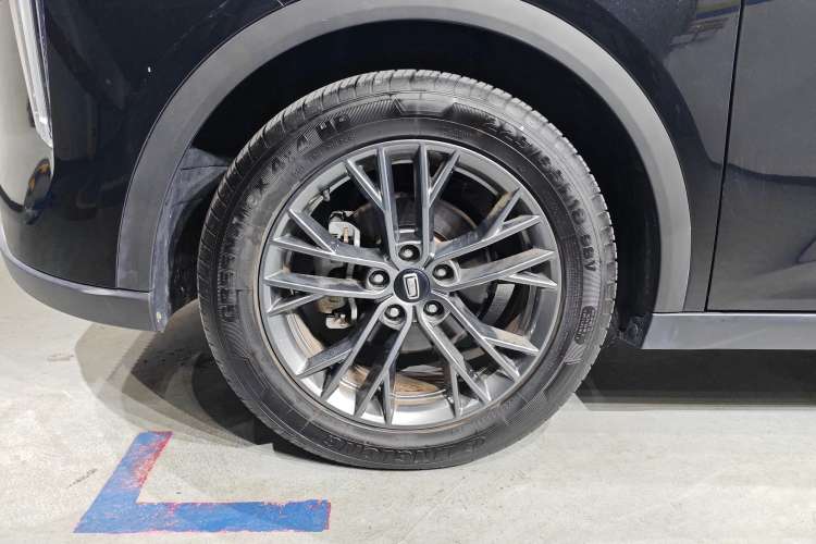 Used Bestune T55 2022 1.5T Automatic Leap Edition Right Front Wheel Hub