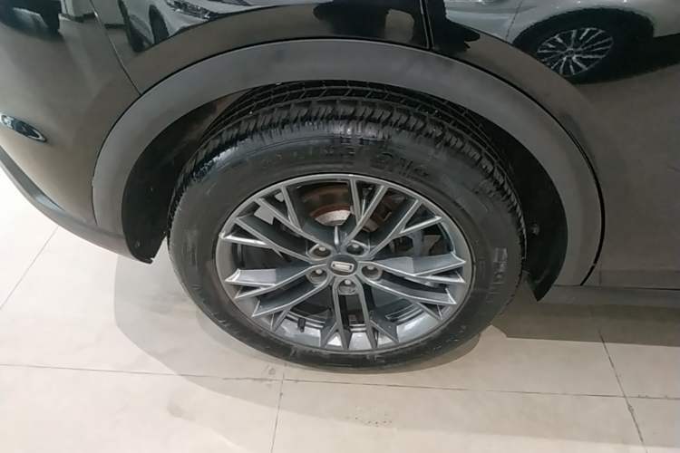 Used Bestune T55 2022 1.5T Automatic Leap Edition Right Rear Wheel Hub