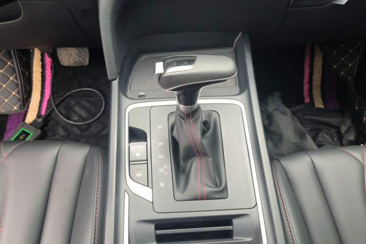 Used Bestune T55 2022 1.5T Automatic Leap Edition Gear Lever