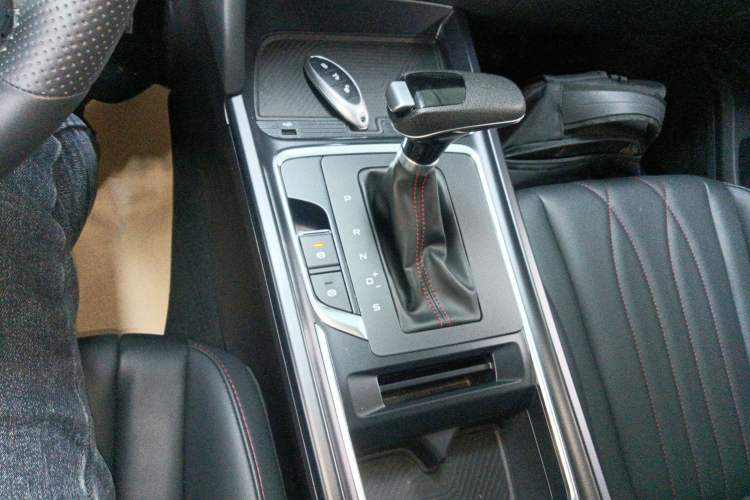 Used Bestune T55 2022 1.5T Automatic Leap Edition Gear Lever
