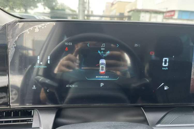 Used Bestune T55 2022 1.5T Automatic Leap Edition Odometer Close Up