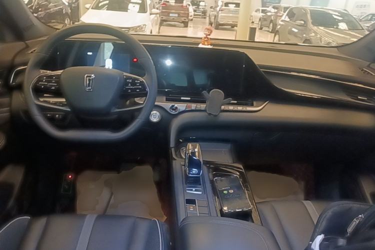 Used Bestune T55 2022 1.5T Automatic ZHUOYUE Model Center Console