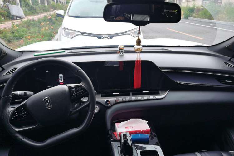 Used Bestune T55 2022 1.5T Automatic ZHUOYUE Model Center Console