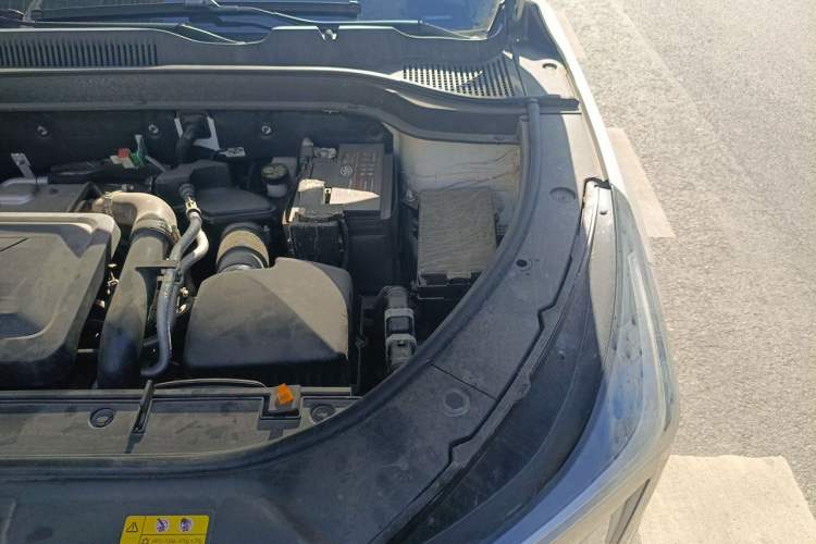 Used Bestune T55 2022 1.5T Automatic Elite Edition Engine Bay Left