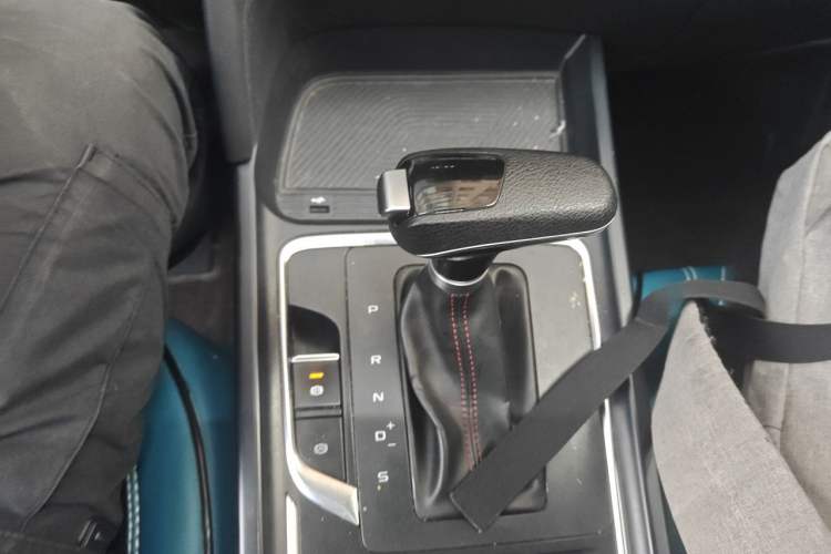 Used Bestune T55 2022 1.5T Automatic Leap Edition Gear Lever