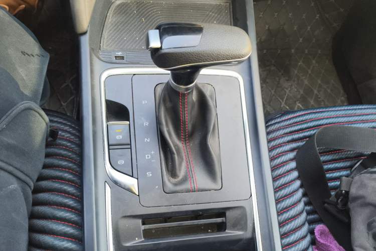 Used Bestune T55 2022 1.5T Automatic Leap Edition Gear Lever