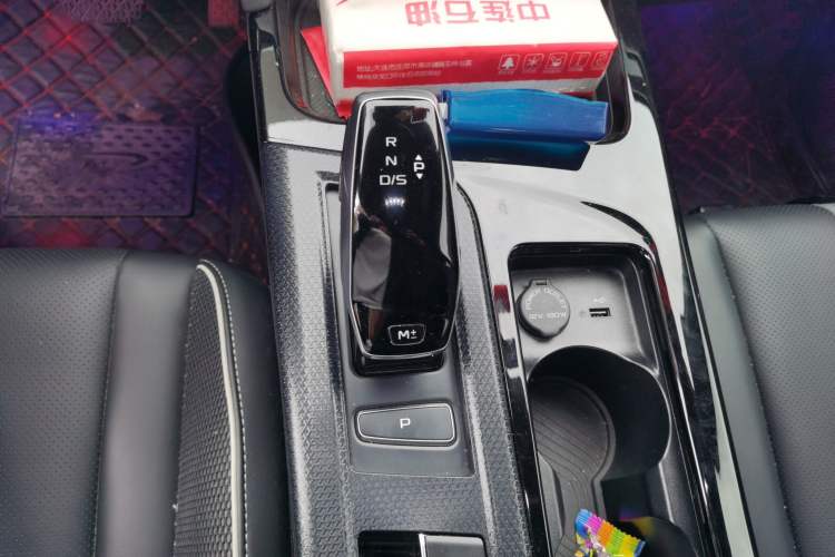 Used Bestune T55 2022 1.5T Automatic ZHUOYUE Model Gear Lever