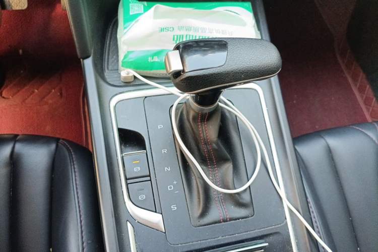 Used Bestune T55 2022 1.5T Automatic Elite Edition Gear Lever