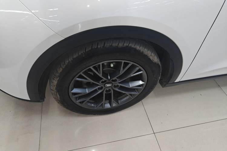 Used Bestune T55 2022 1.5T Automatic Super Leap Edition Left Front Wheel Hub