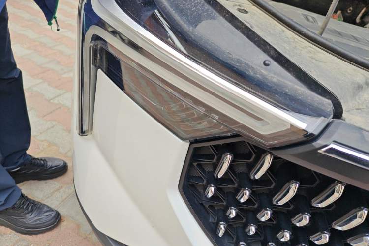 Used Bestune T55 2022 1.5T Automatic Leap Edition Right Front Headlight