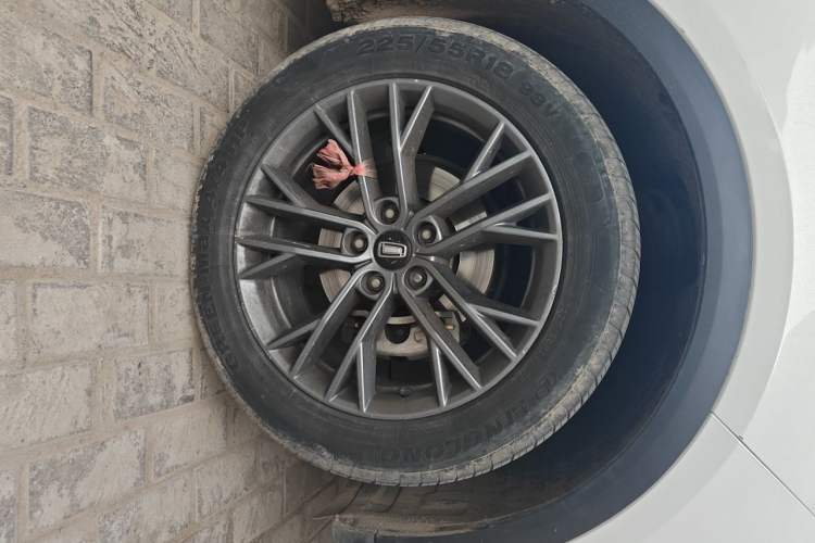 Used Bestune T55 2022 1.5T Automatic Leap Edition Right Front Wheel Hub
