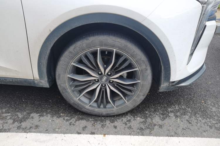 Used Bestune T55 2022 1.5T Automatic ZHUOYUE Model Right Front Wheel Hub