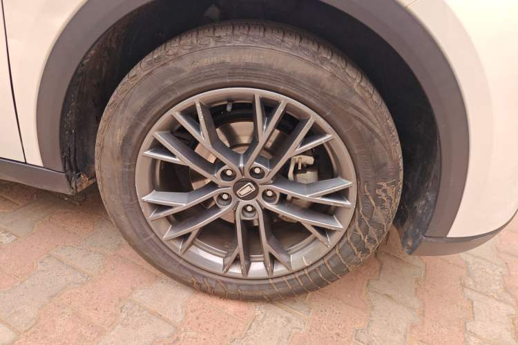Used Bestune T55 2022 1.5T Automatic Leap Edition Right Front Wheel Hub