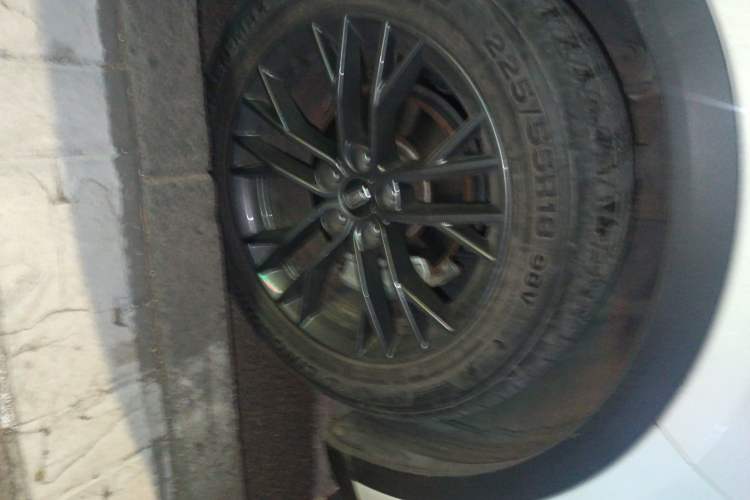 Used Bestune T55 2022 1.5T Automatic Leap Edition Right Front Wheel Hub