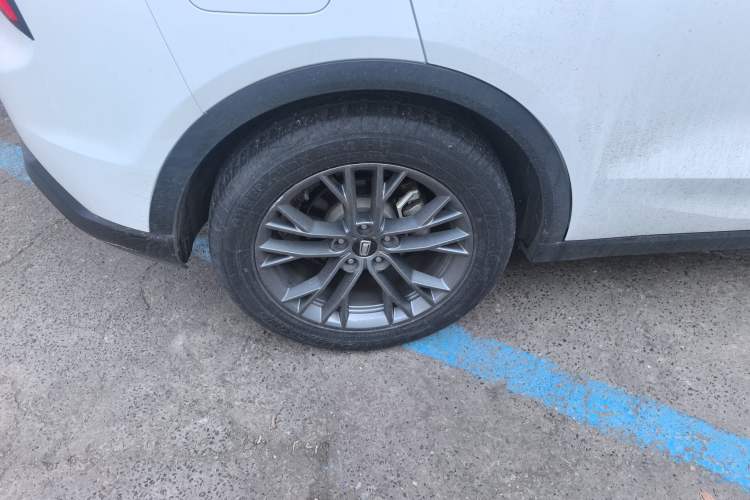 Used Bestune T55 2022 1.5T Automatic Leap Edition Right Rear Wheel Hub