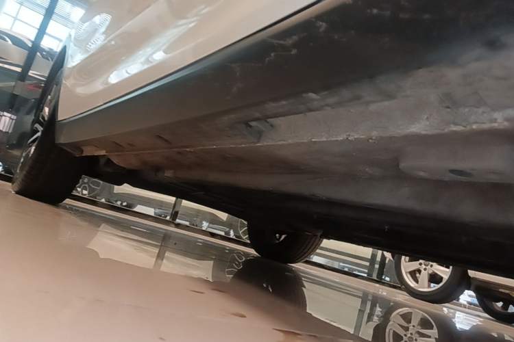 Used Bestune T55 2022 1.5T Automatic ZHUOYUE Model Right Side Sill