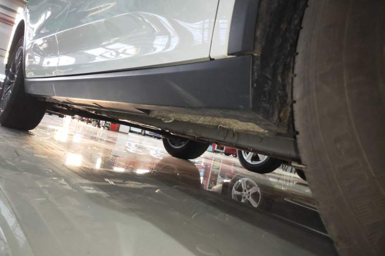 Used Bestune T55 2022 1.5T Automatic Leap Edition Right Side Sill