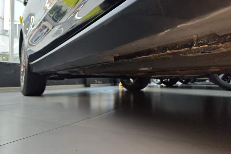 Used Bestune T55 2023 1.5T Automatic Leap Model Right Side Sill