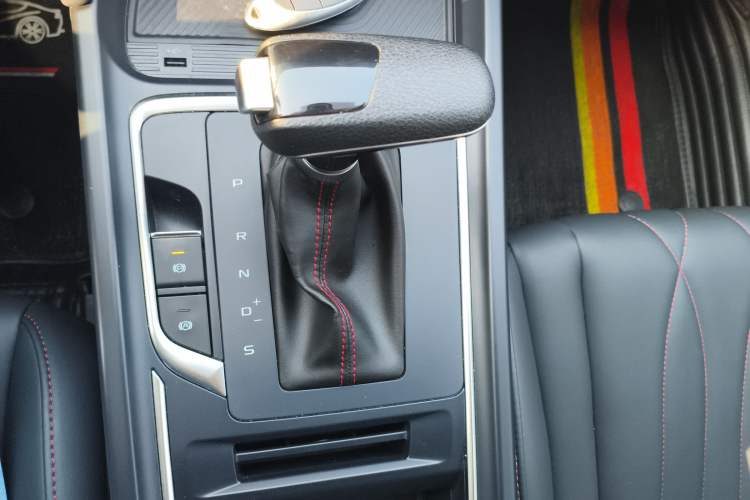 Used Bestune T55 2023 1.5T Automatic Leap Model Gear Lever