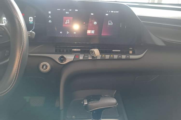 Used Bestune T55 2023 1.5T Automatic Leap Model Audio And AC Panel