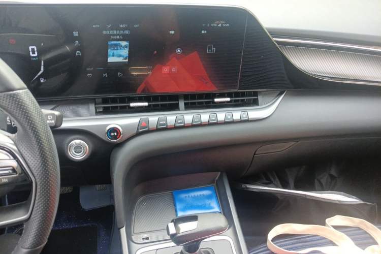 Used Bestune T55 2023 1.5T Automatic Leap Model Audio And AC Panel