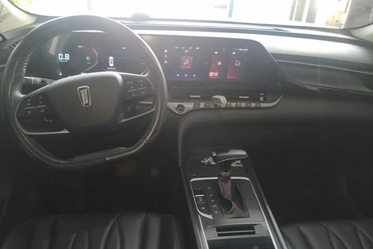 Used Bestune T55 2023 1.5T Automatic Leap Model Center Console