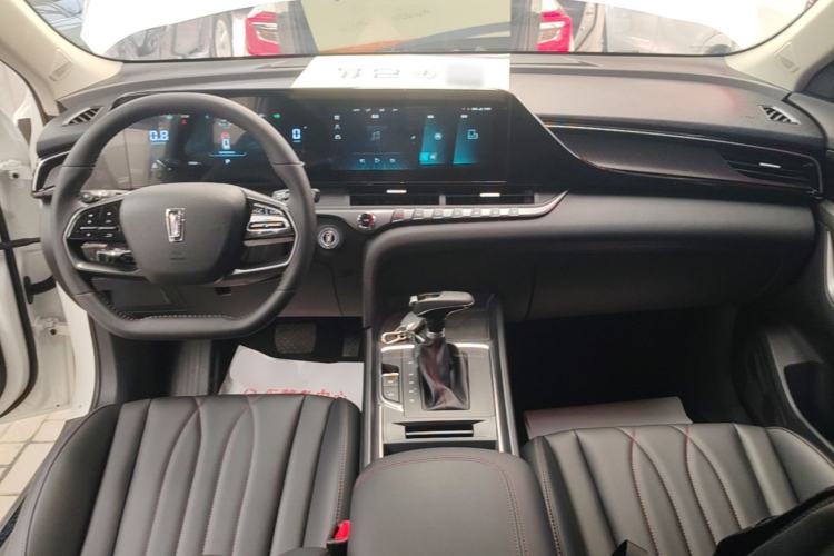 Used Bestune T55 2023 1.5T Automatic Leap Model Center Console