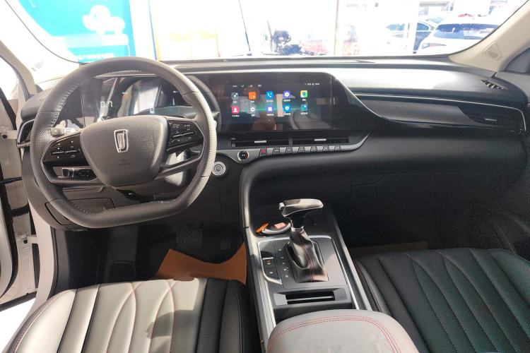 Used Bestune T55 2023 1.5T Automatic Leap Model Center Console