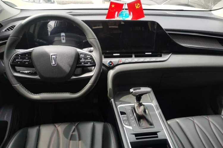 Used Bestune T55 2023 1.5T Automatic Leap Model Center Console