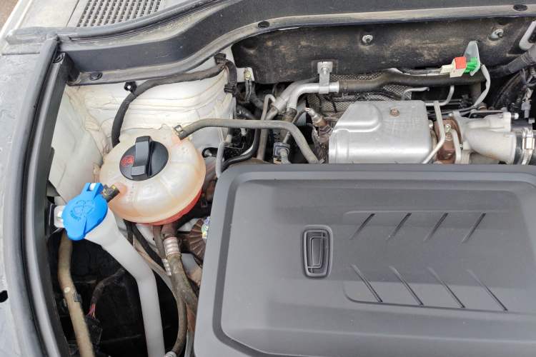 Used Bestune T55 2023 1.5T Automatic Leap Model Engine Bay Right