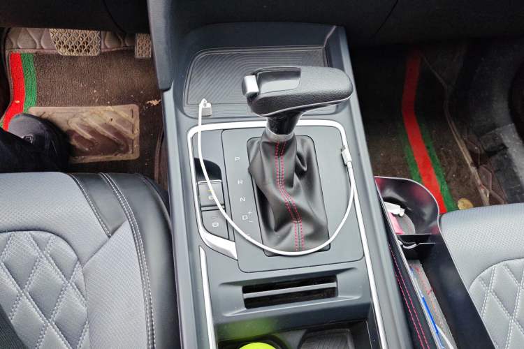 Used Bestune T55 2023 1.5T Automatic Leap Model Gear Lever