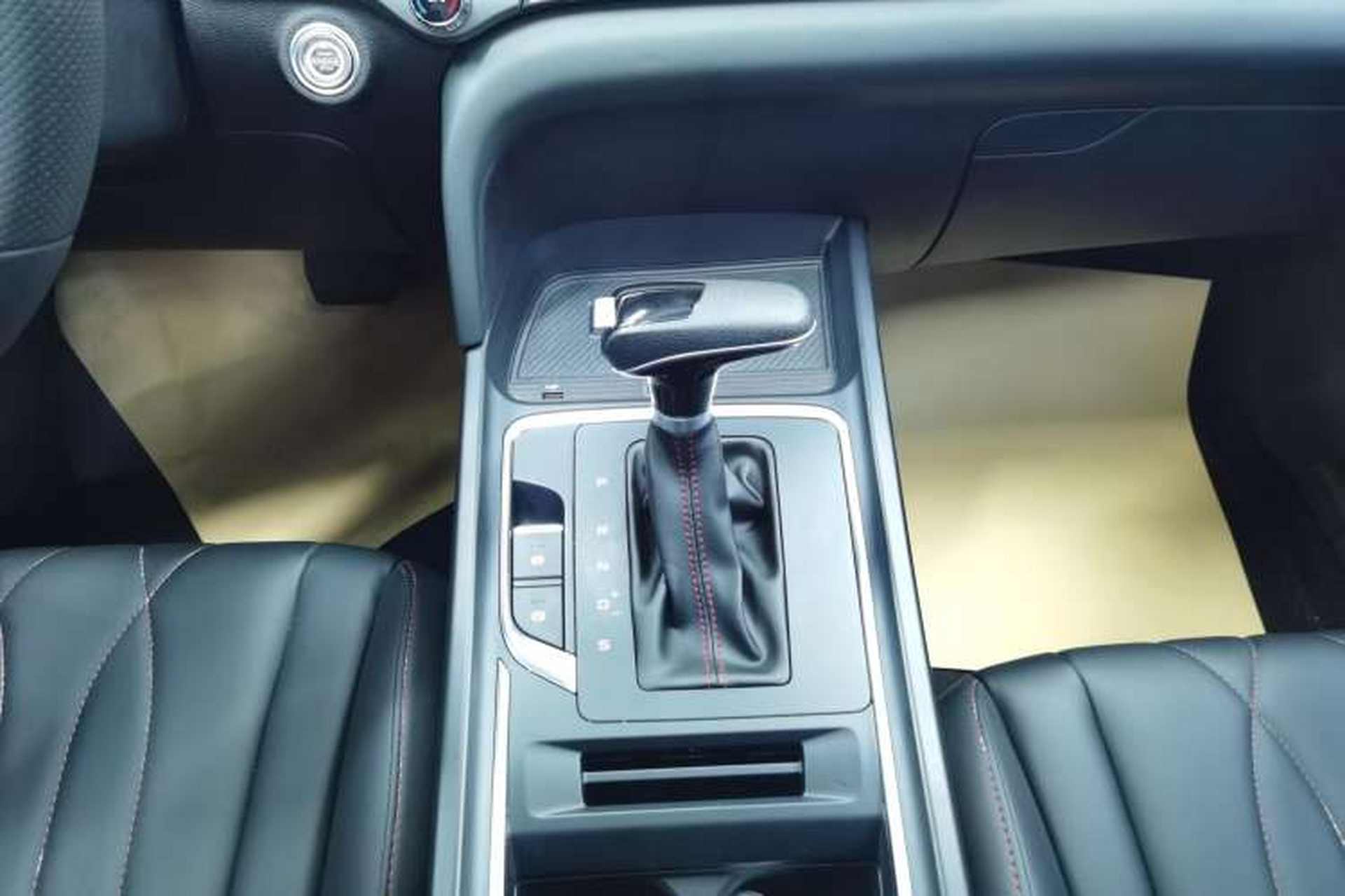 Used Bestune T55 2023 1.5T Automatic Leap Model Gear Lever