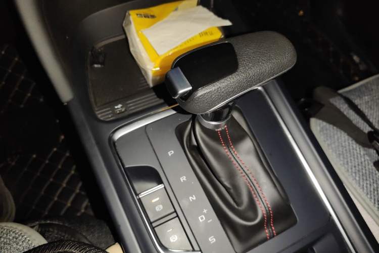 Used Bestune T55 2023 1.5T Automatic Leap Model Gear Lever