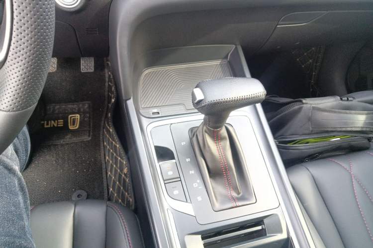 Used Bestune T55 2023 1.5T Automatic Leap Model Gear Lever