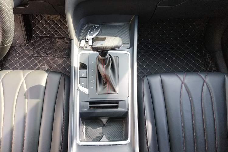 Used Bestune T55 2023 1.5T Automatic Leap Model Gear Lever
