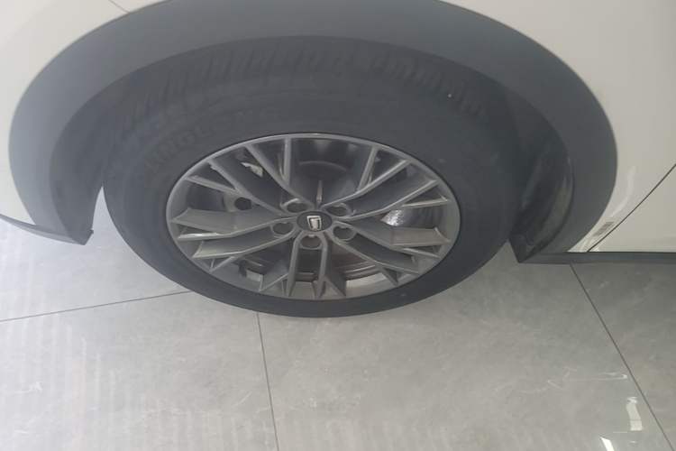Used Bestune T55 2023 1.5T Automatic Leap Model Left Front Wheel Hub