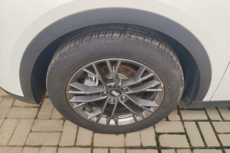 Used Bestune T55 2023 1.5T Automatic Leap Model Left Front Wheel Hub