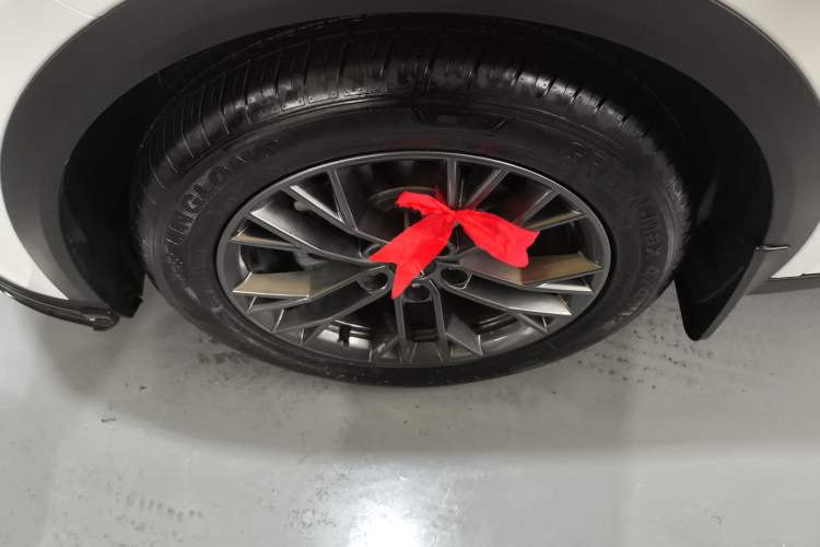 Used Bestune T55 2023 1.5T Automatic Leap Model Left Front Wheel Hub