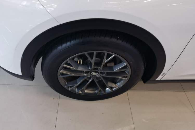 Used Bestune T55 2023 1.5T Automatic Leap Model Left Front Wheel Hub