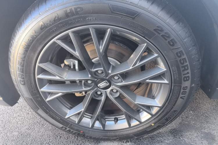 Used Bestune T55 2023 1.5T Automatic Leap Model Left Front Wheel Hub