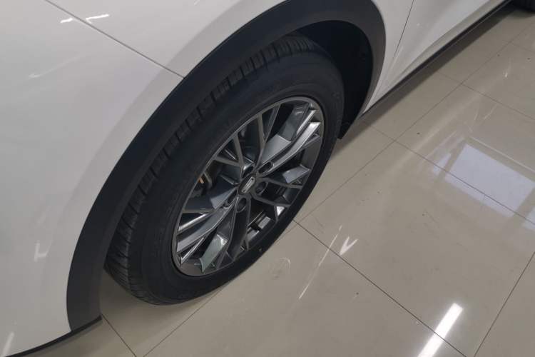 Used Bestune T55 2023 1.5T Automatic Leap Model Left Front Wheel Hub