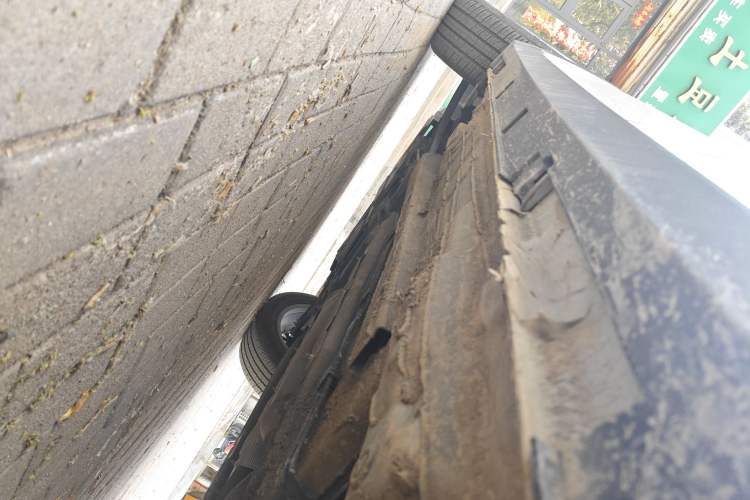Used Bestune T55 2023 1.5T Automatic Leap Model Left Side Sill