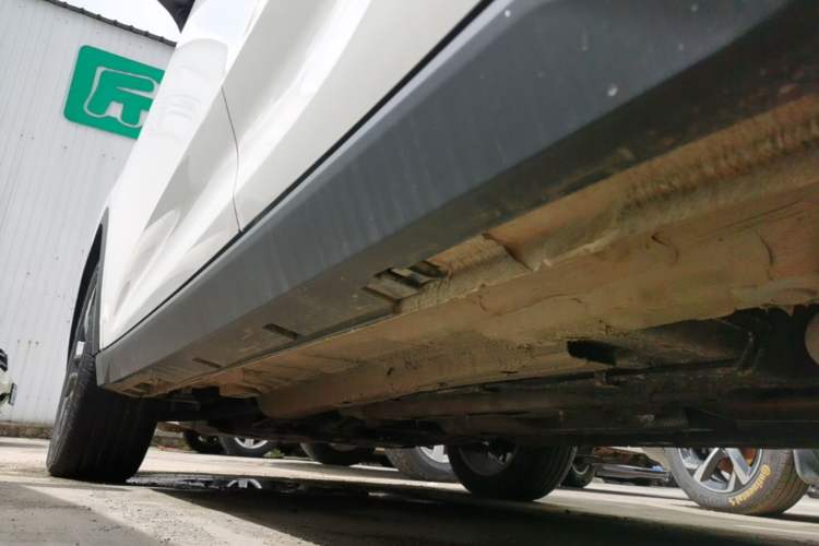 Used Bestune T55 2023 1.5T Automatic Leap Model Left Side Sill