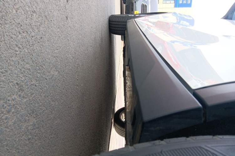 Used Bestune T55 2023 1.5T Automatic Leap Model Left Side Sill