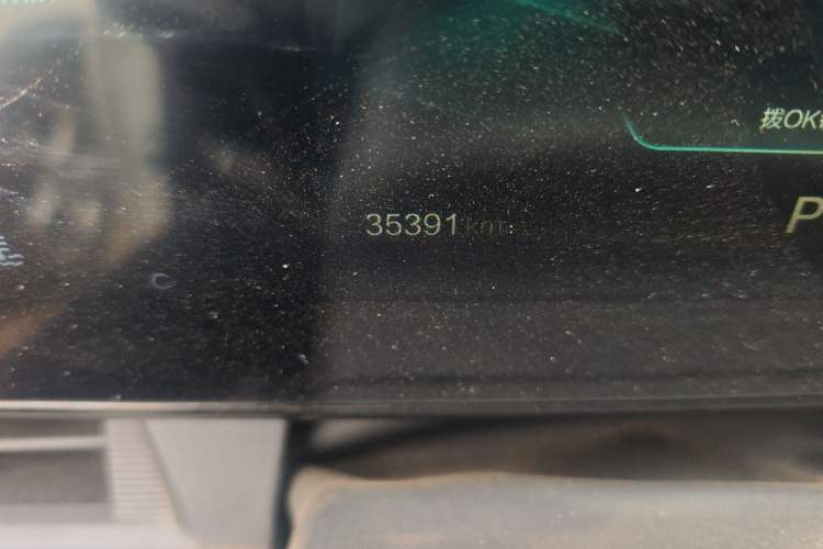 Used Bestune T55 2023 1.5T Automatic Leap Model Odometer Close Up