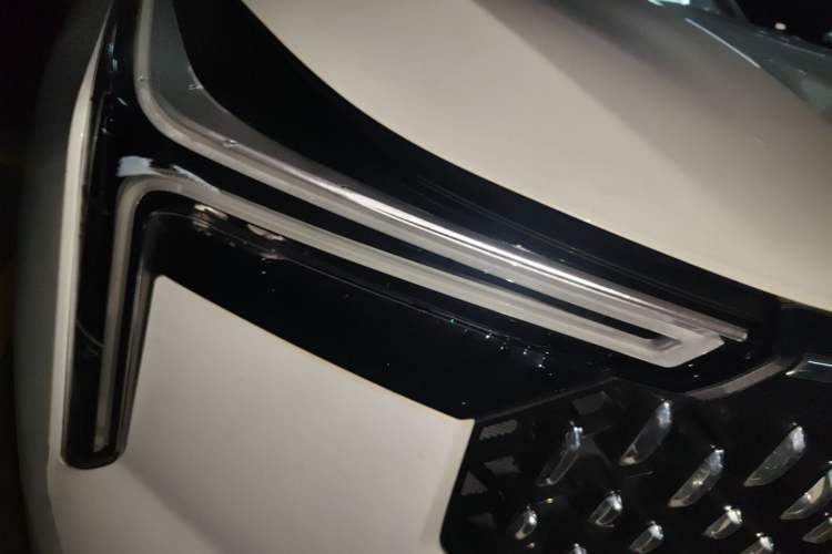 Used Bestune T55 2023 1.5T Automatic Leap Model Right Front Headlight
