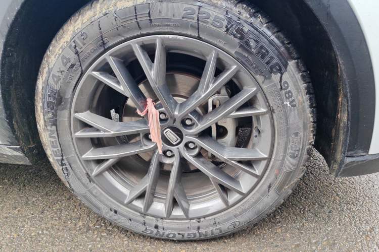 Used Bestune T55 2023 1.5T Automatic Leap Model Right Front Wheel Hub
