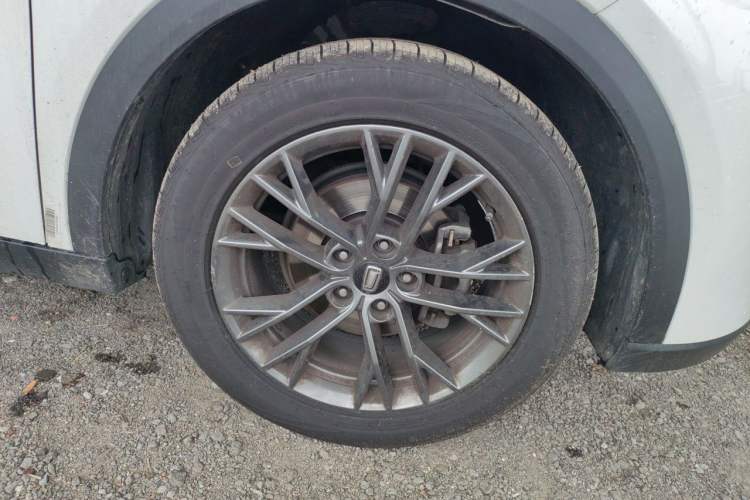 Used Bestune T55 2023 1.5T Automatic Leap Model Right Front Wheel Hub
