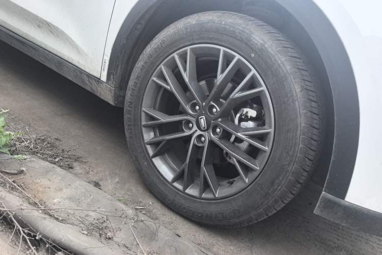 Used Bestune T55 2023 1.5T Automatic Leap Model Right Front Wheel Hub