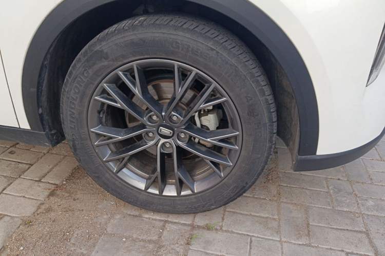 Used Bestune T55 2023 1.5T Automatic Leap Model Right Front Wheel Hub